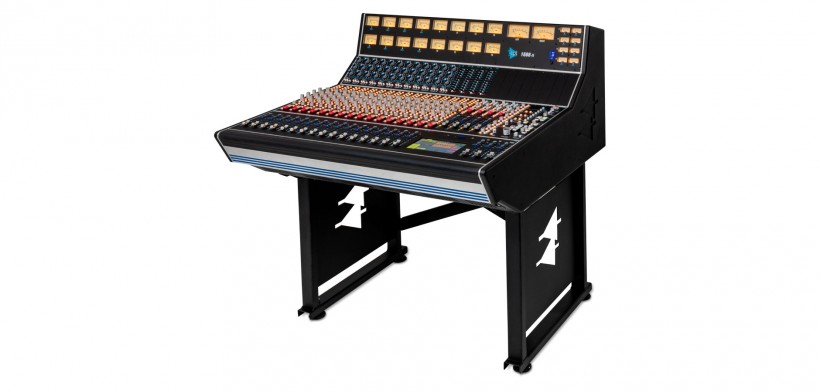 十年之后，API 升級 1608-II 大型控臺，支持 Final Touch 自動化系統(tǒng)