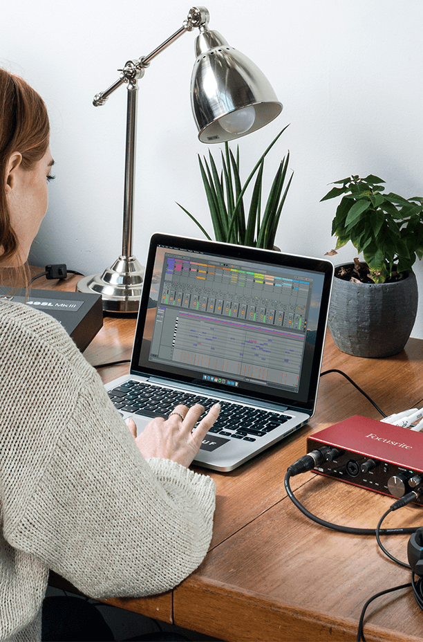 讓你全部的樂(lè)器錄制達(dá)到錄音棚水準(zhǔn):FOCUSRITE 第三代 SCARLETT 4I4 音頻接口