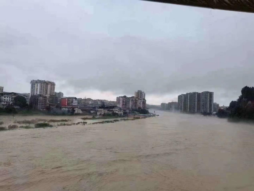 致敬！“乘風(fēng)破浪”的廣電人