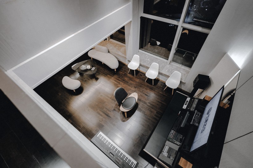 低估了 ADAM Audio A8X 太多年，原來 8 寸這么從容？