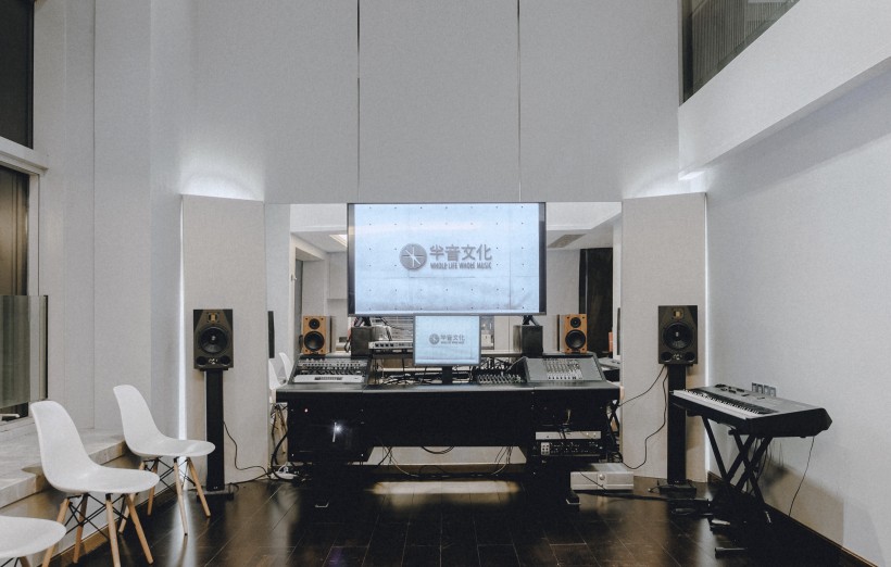 低估了 ADAM Audio A8X 太多年，原來 8 寸這么從容？