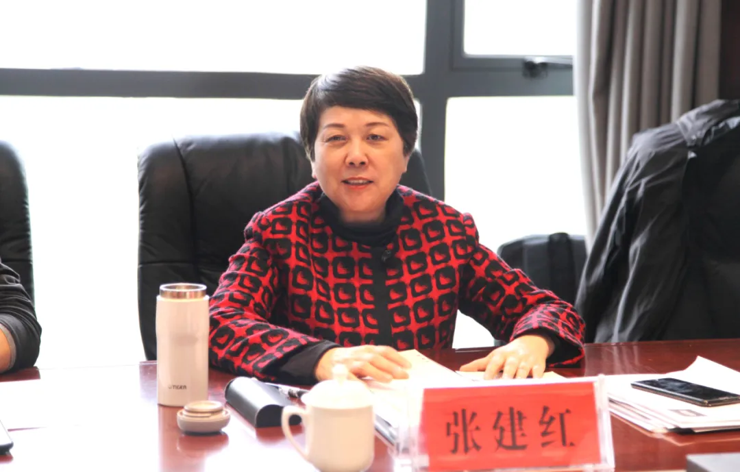 湖北廣電張建紅主持召開(kāi)襄陽(yáng)區(qū)域經(jīng)營(yíng)調(diào)研督導(dǎo)專(zhuān)題會(huì)